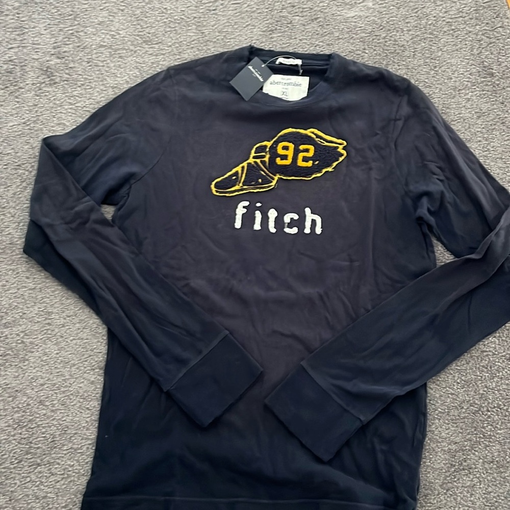 Abercrombie Boys XL NWT Navy Long Sleeve shirt